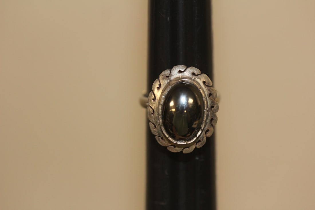 Sterling Ring: marked 925