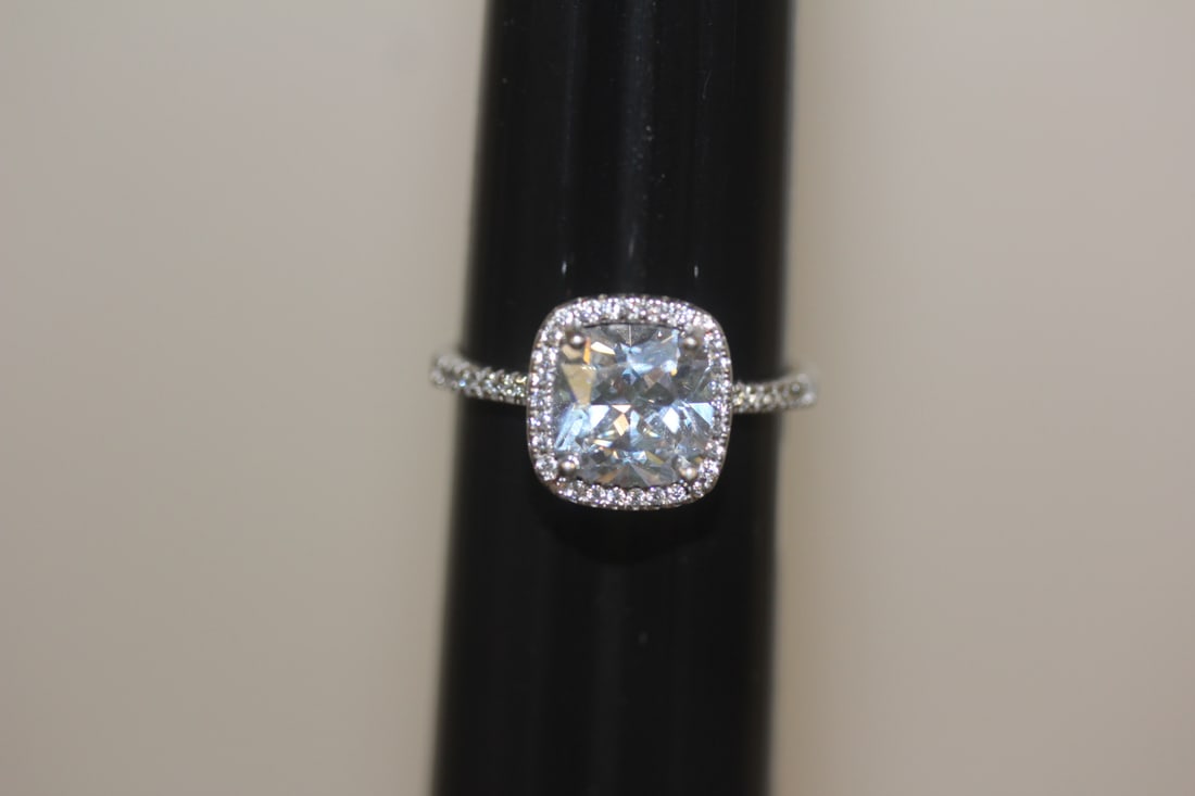 Sterling Ring: marked 925