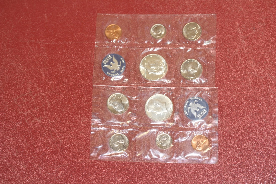 Lot of Two 1965 Silver Kennedy Halves Sets: 40% silver Kennedy halves