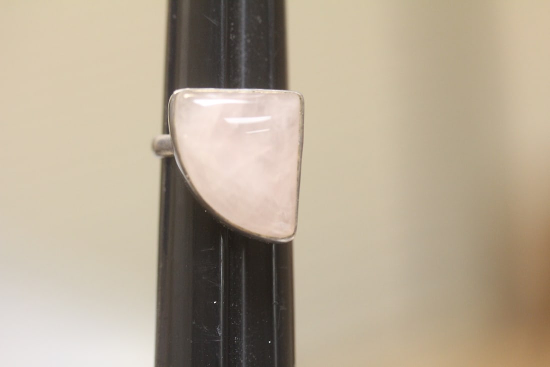 Sterling and Quartz Ring: marked 925