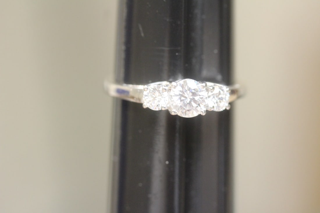 Sterling and Stone Ring: marked 925