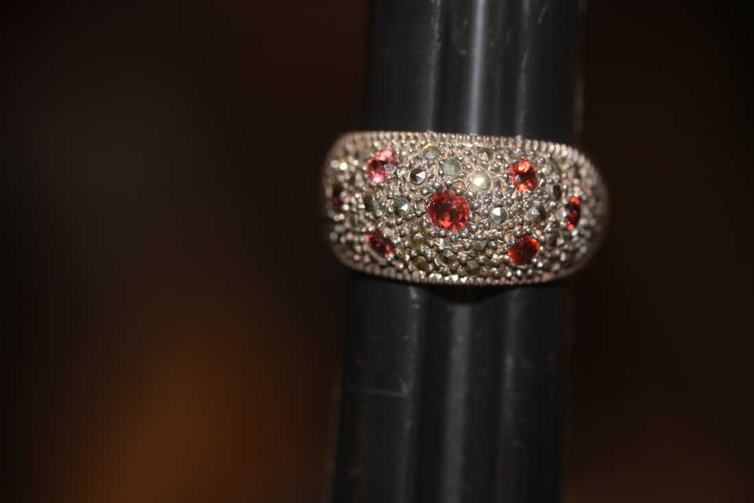 Sterling Ring: marked 925