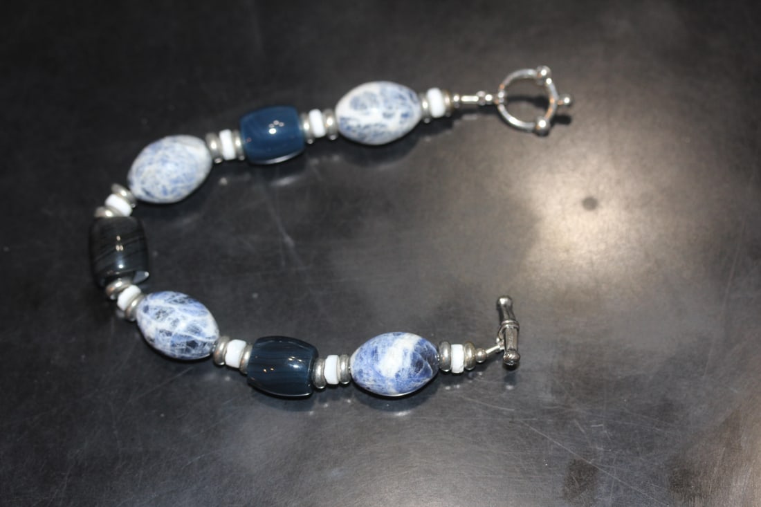 Possible Lapis Bracelet: straight line measurement= 8 inches unclapsed
