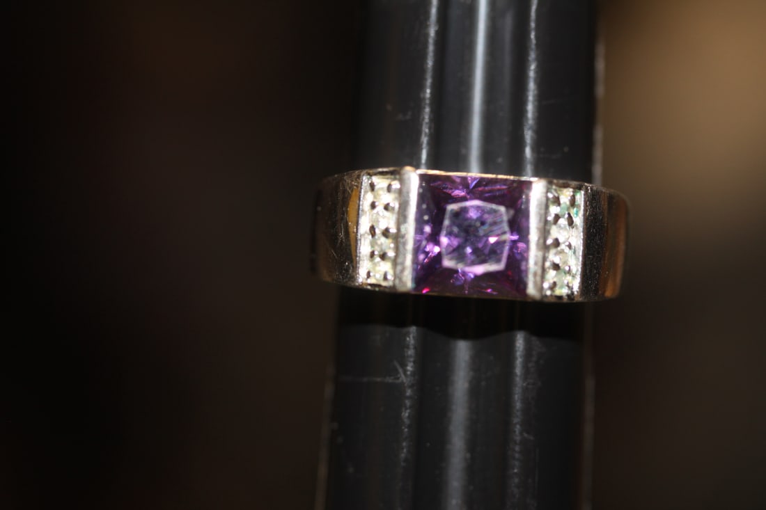 Sterling and Amethyst Ring: as shown