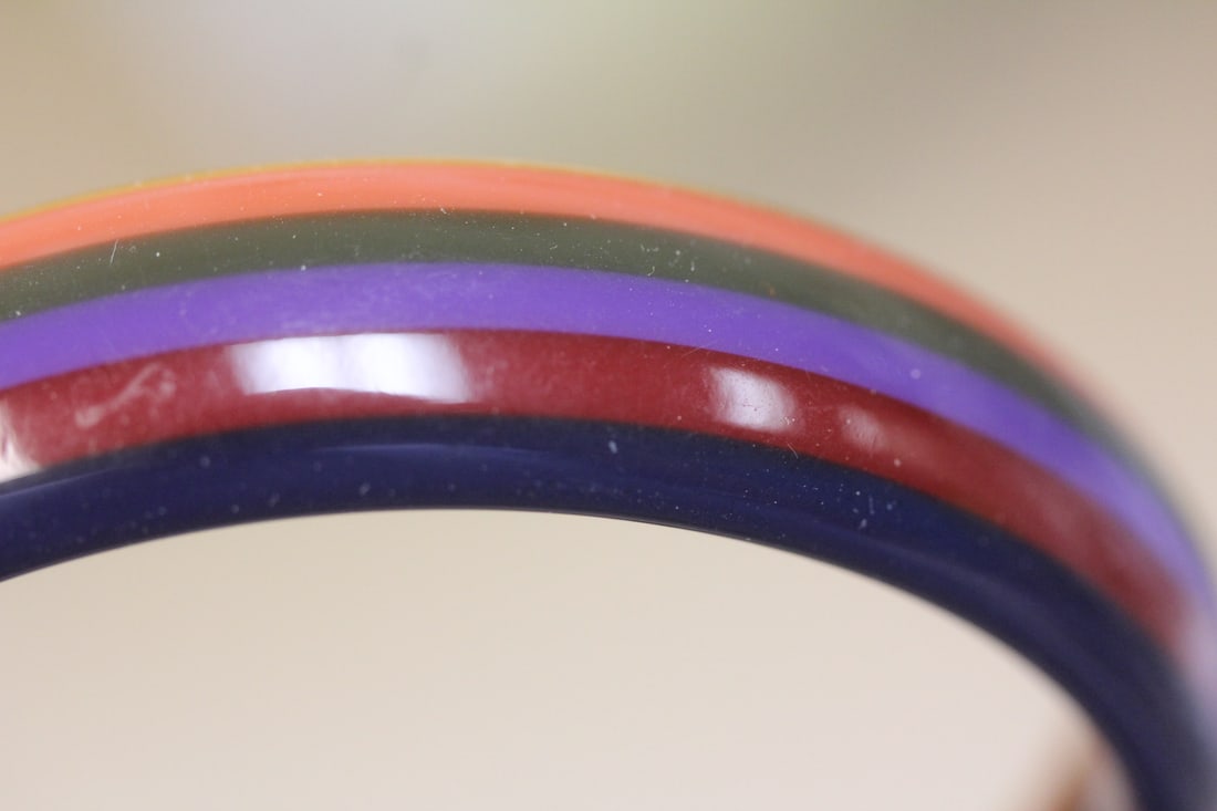 Lucite Bangle Bracelet - 4