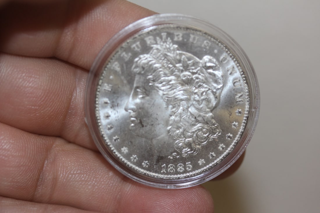 1885-O Morgan Silver Dollar (1 of 4)