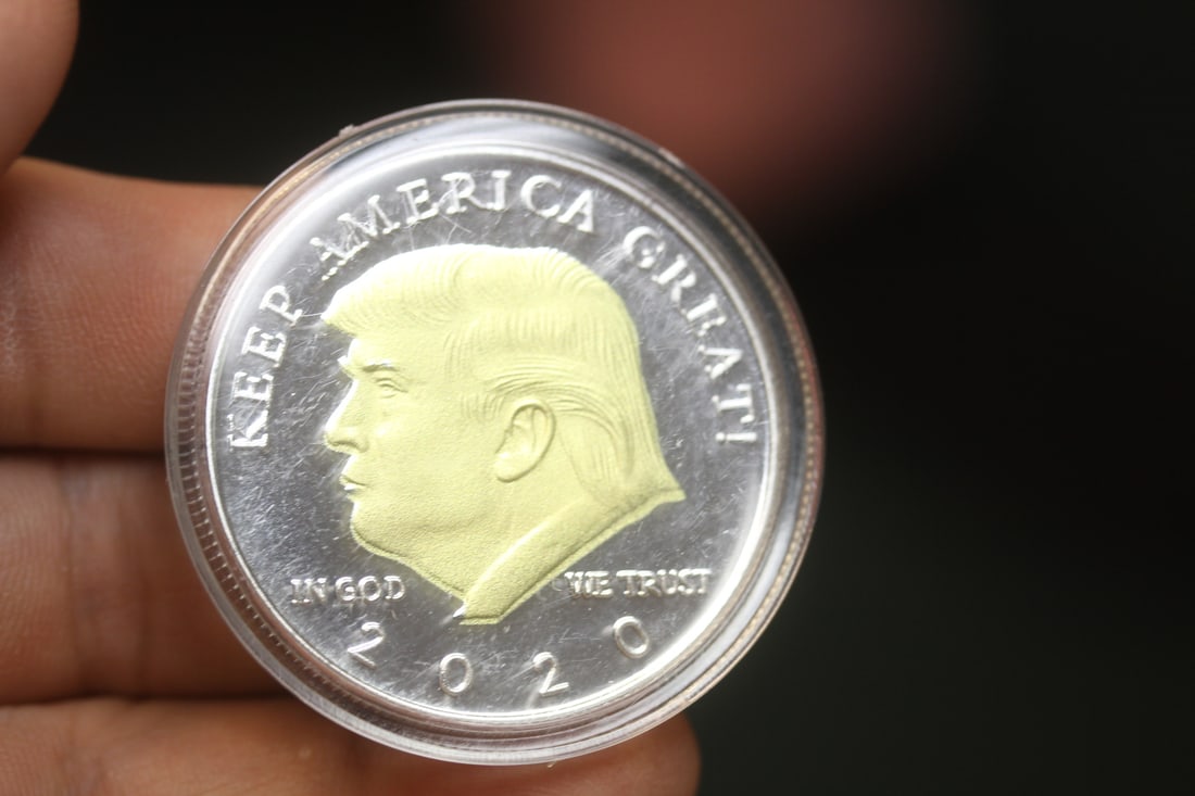 Commemorative President Trump Coin (1 of 2)