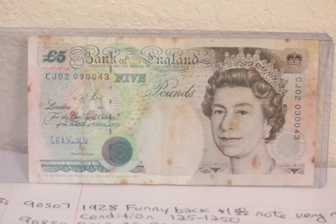 Great Britain 5 Pound Note: as shown