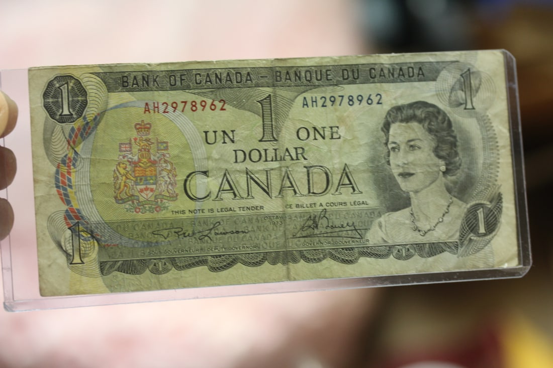 1973 Canada One Dollar Bank note: as shown