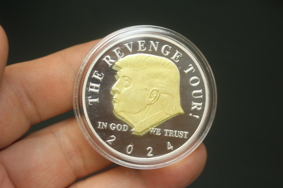 Commemorative President Trump Coin: clad