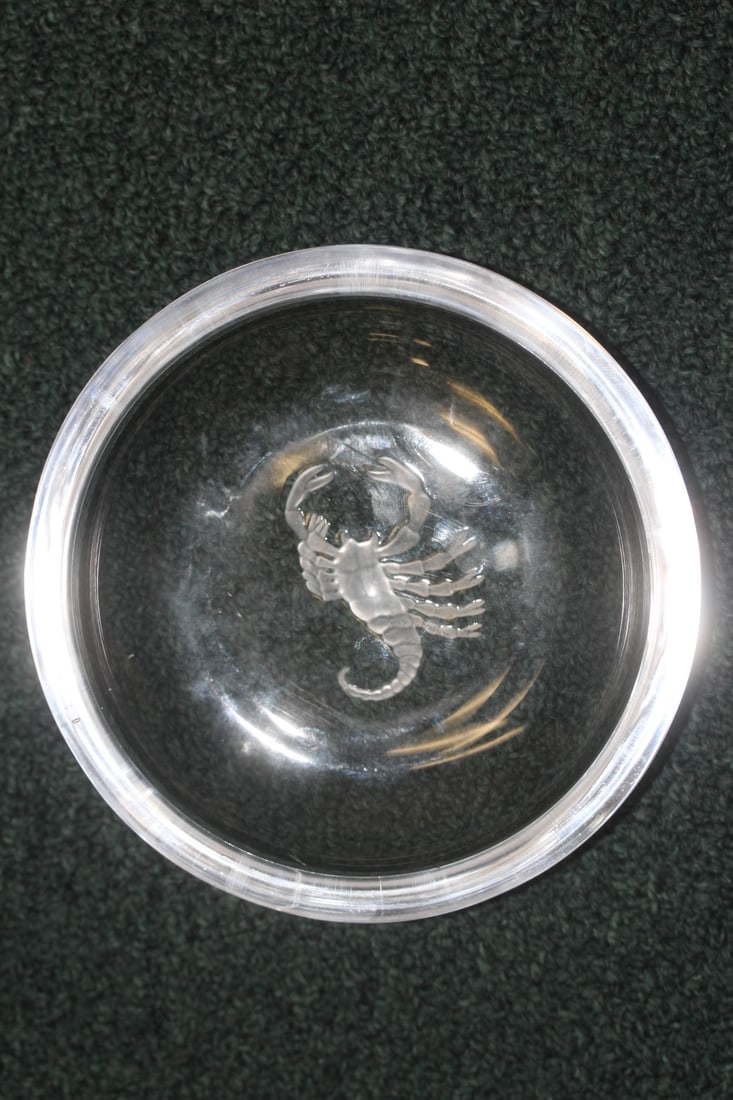 Val St. Lamber Scorpion Bowl: signed - 6" in diameter
