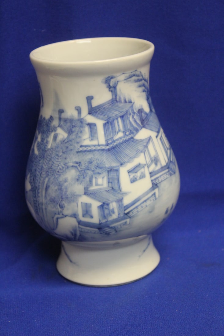 Chinese Blue and White Vase (1 of 7)