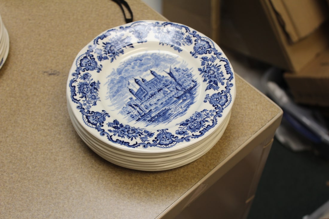 Set of 8 Wedgwood Castle Bread Plates: each= 7" in diameter