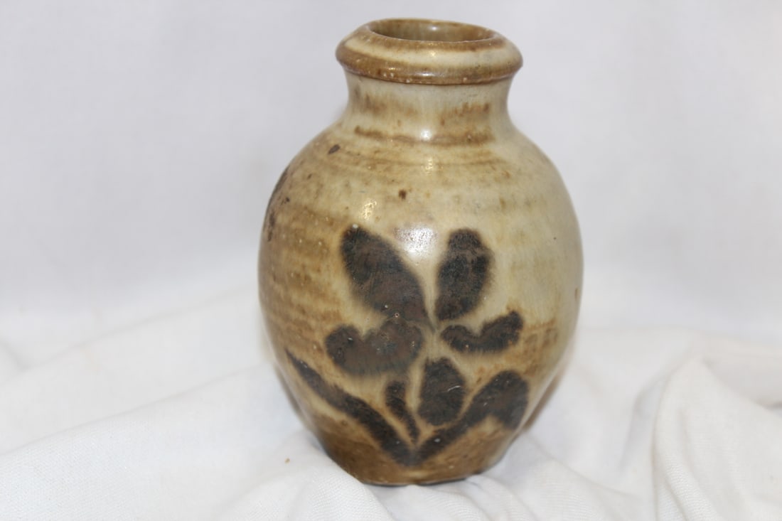 A Signed PW Art Pottery (1 of 7)