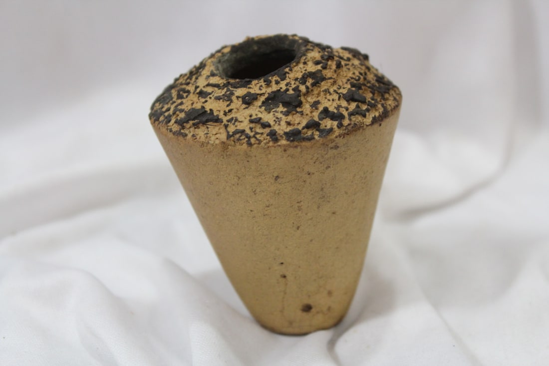 An Art Pottery: appears to have a signature - 3 1/8" tall
