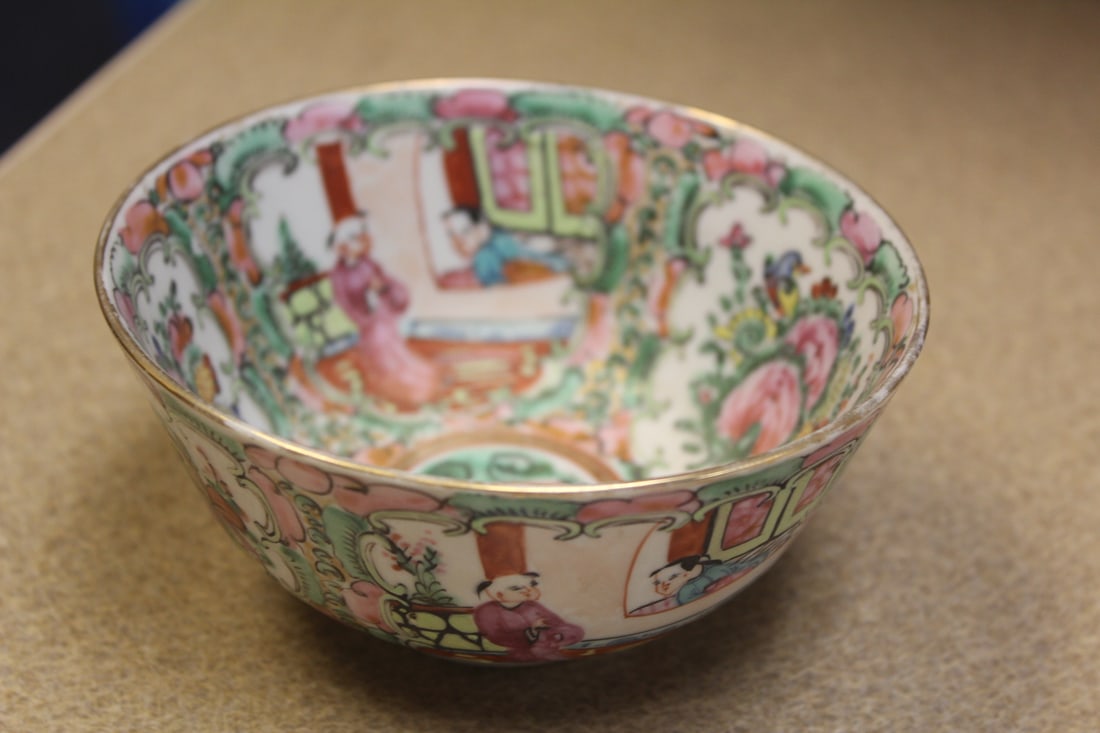 Antique/Vintage Chinese Rose Medallion Bowl: made in China - 5 inches in diameter - republic period