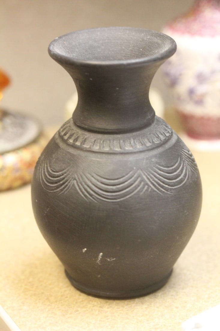 A Hungary Pottery Vase: 5" tall