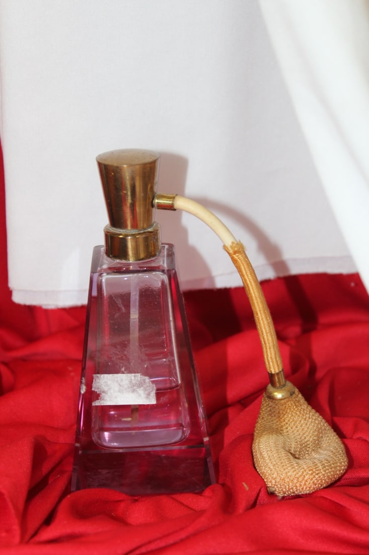 A Parfume Bottle: with atomizer and parfume inside - 5 1/2" tall