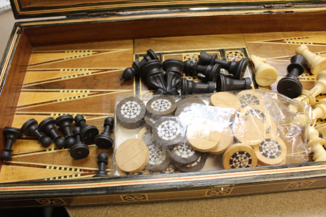 Chess/Checkers/Backgammon Board with Pieces - 4