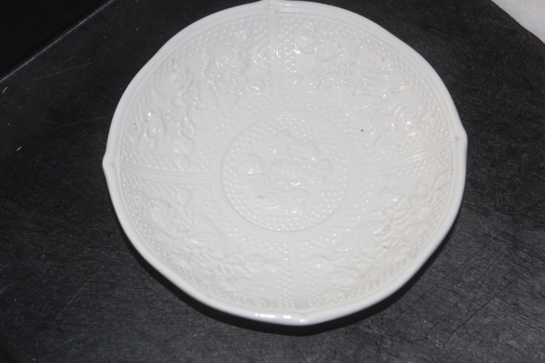 Italian Mottahedeh Design Plate: made in Italy - 5 inches in diameter