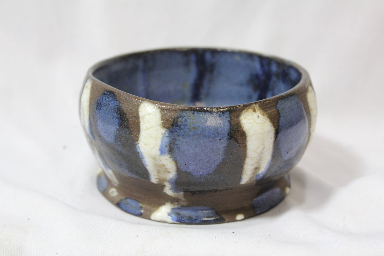 An Art Pottery /Clay Bowl: 4" in diameter