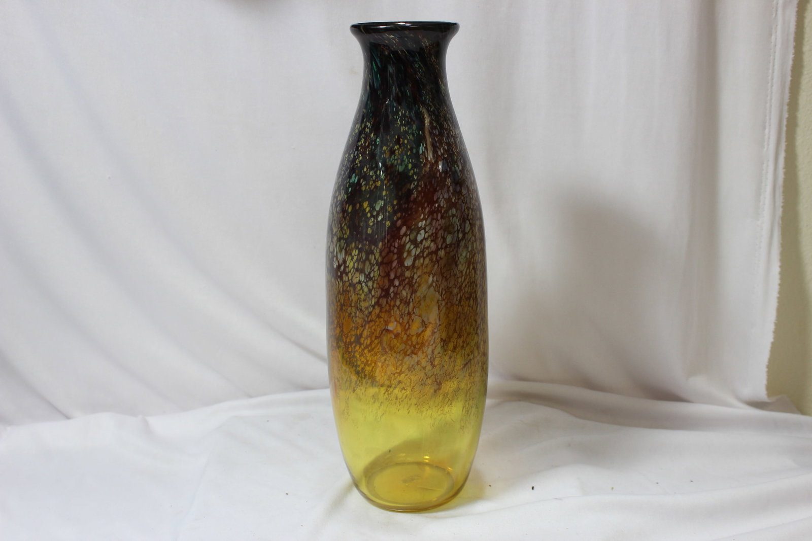 A Molly Barnes Signed Artglass Vase (1 of 7)
