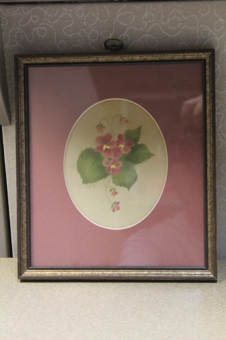 Vintage Floral Print: overall= 8 3/4" x 7 3/4"
