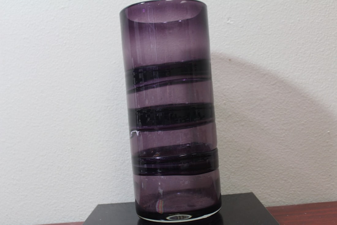 An Art Glass Cylinder Vase: 11 3/4" tall