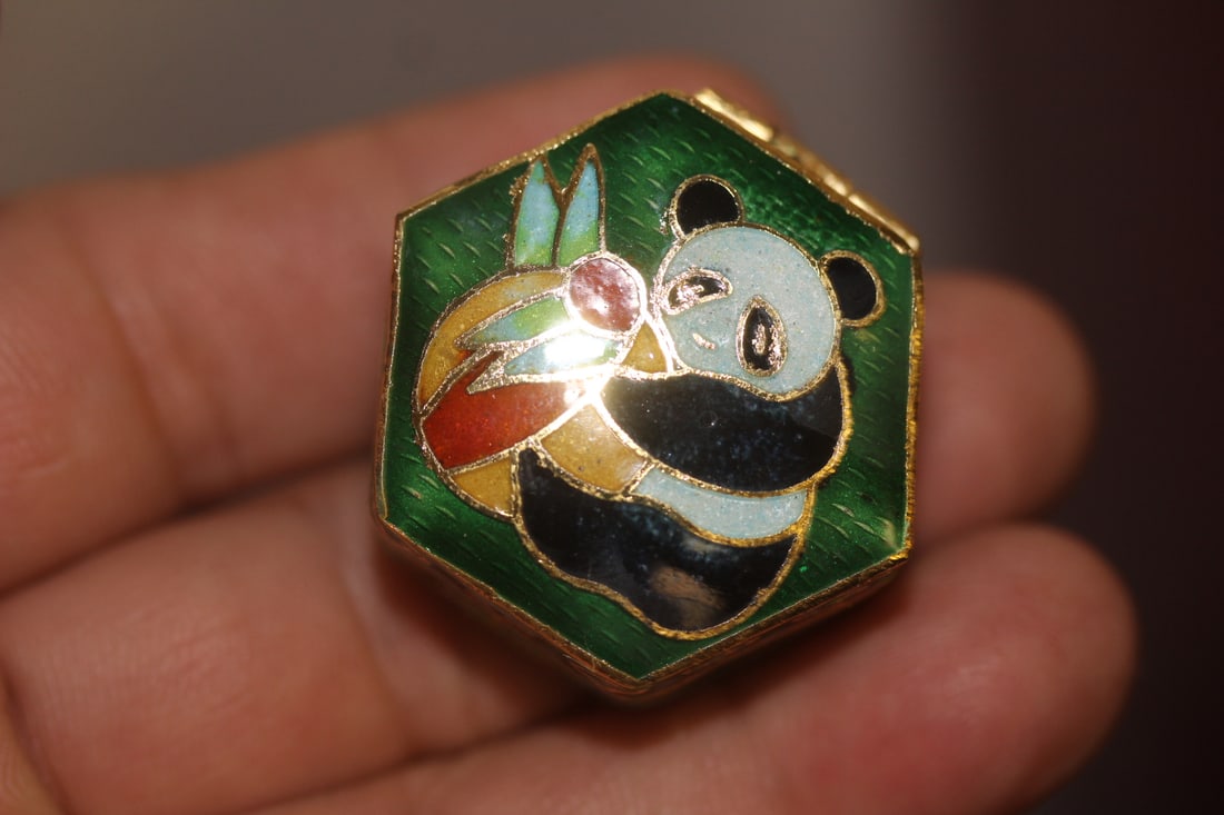 Chinese Panda Cloisonne Trinket Box: as shown