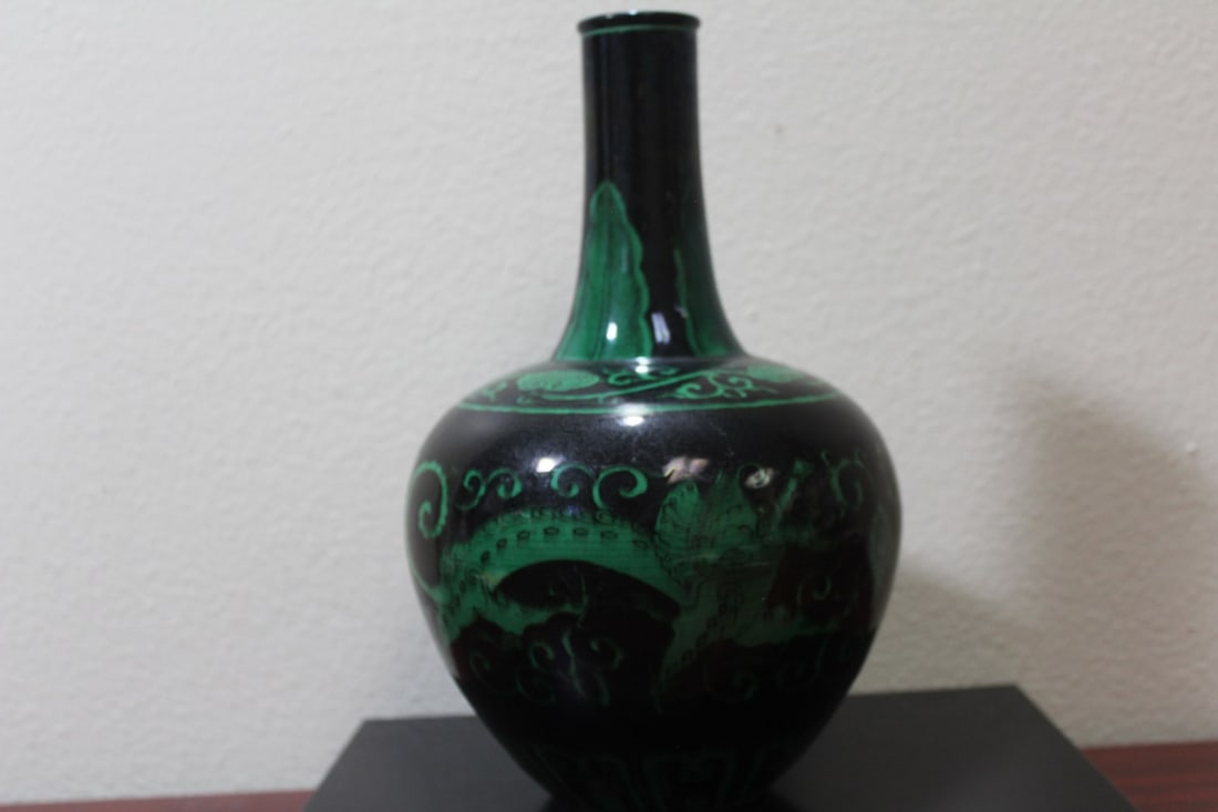 A Signed Chinese Dragon Vase: 19th century? - 10 1/4" tall