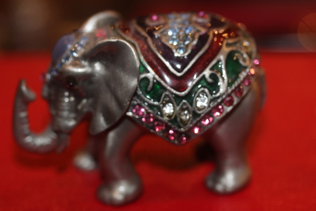 Metal Elephant and Jewel Trinket Box: 2 3/8" across