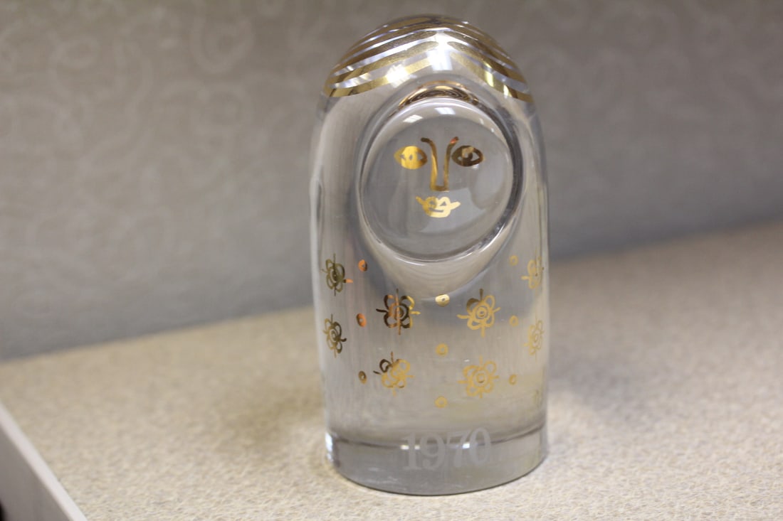Signed Kosta "Mor" Glass Figurine: 5 inches tall