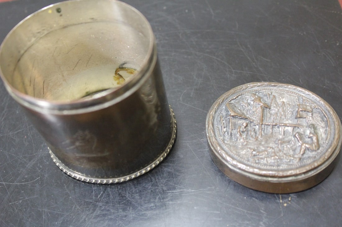 A Nice Repousse Great Britain Box - 4
