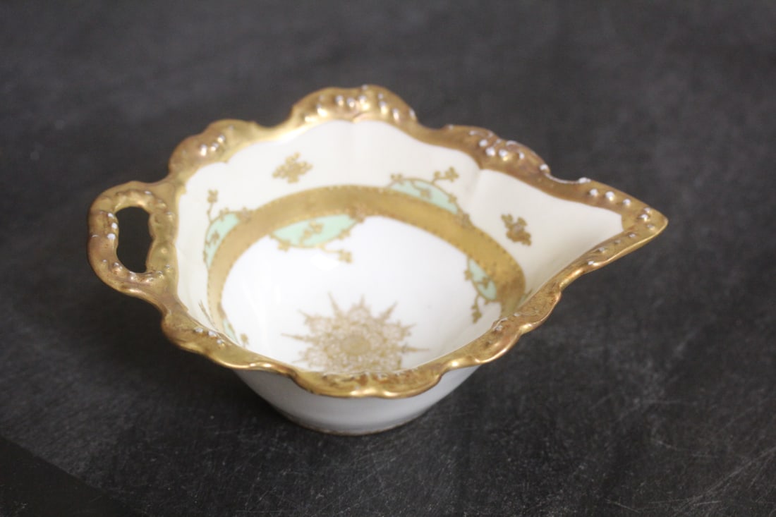 Limoges Handle Dish: 6 1/8" across