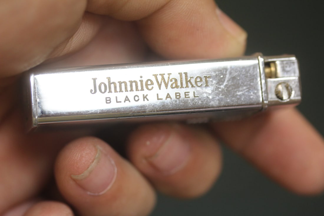 Johnnie Walker 12 Years Old Lighter (1 of 6)