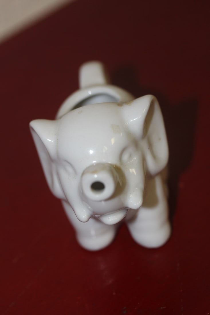 Small Ceramic Elephant Teapot - 3