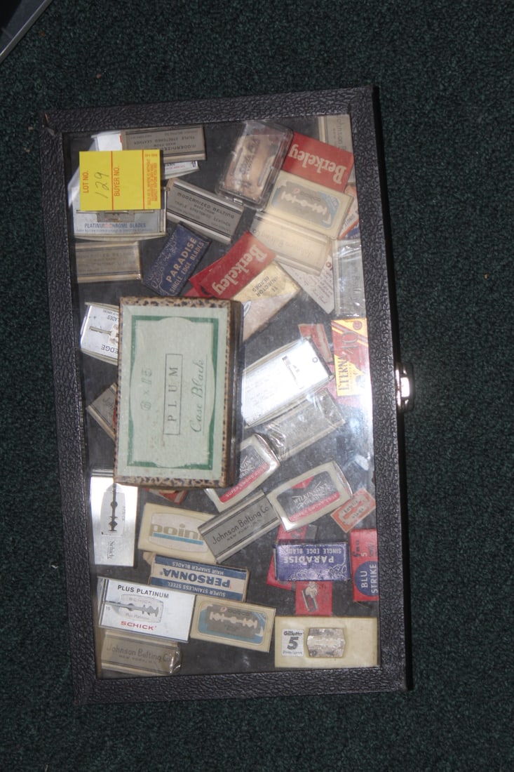 Old Razor Blades plus Case - 10