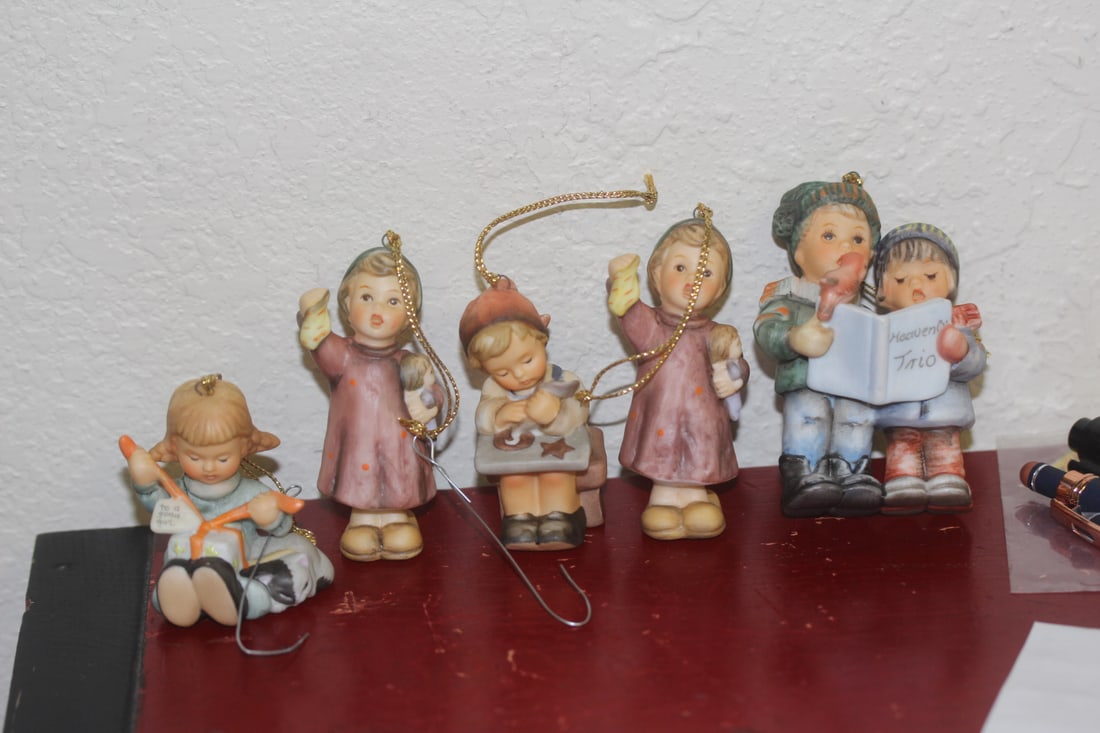 Lot of 5 Hummel Ornaments (1 of 2)