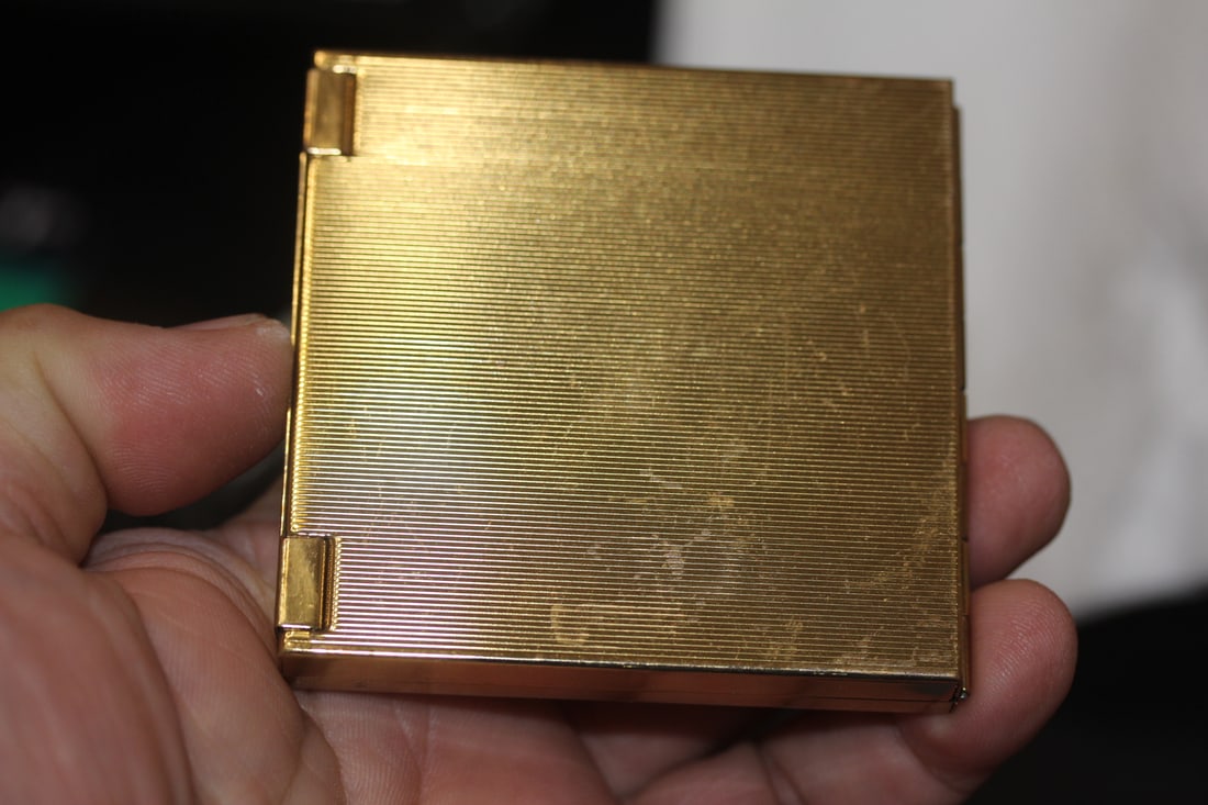 Vintage Avon Compact - 4