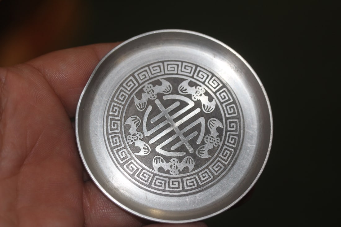 Chinese Five Bats Coaster: five bats - pewter - smll= 2 3/4" in diameter - please note: very minor dent along the rim as shown