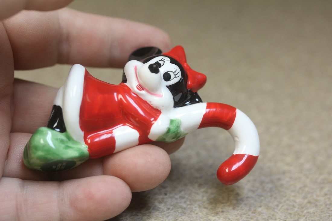 Disney minnie mouse ornament: 3" long, ceramic