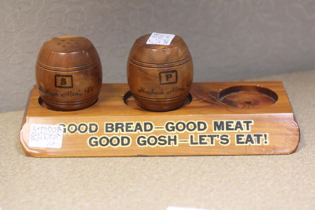 Wooden salt and pepper shaker: with undertrey, missing one shaker, 7 1/4" across
