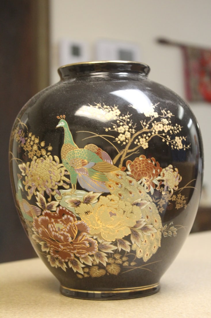 Japanese Vase (1 of 7)