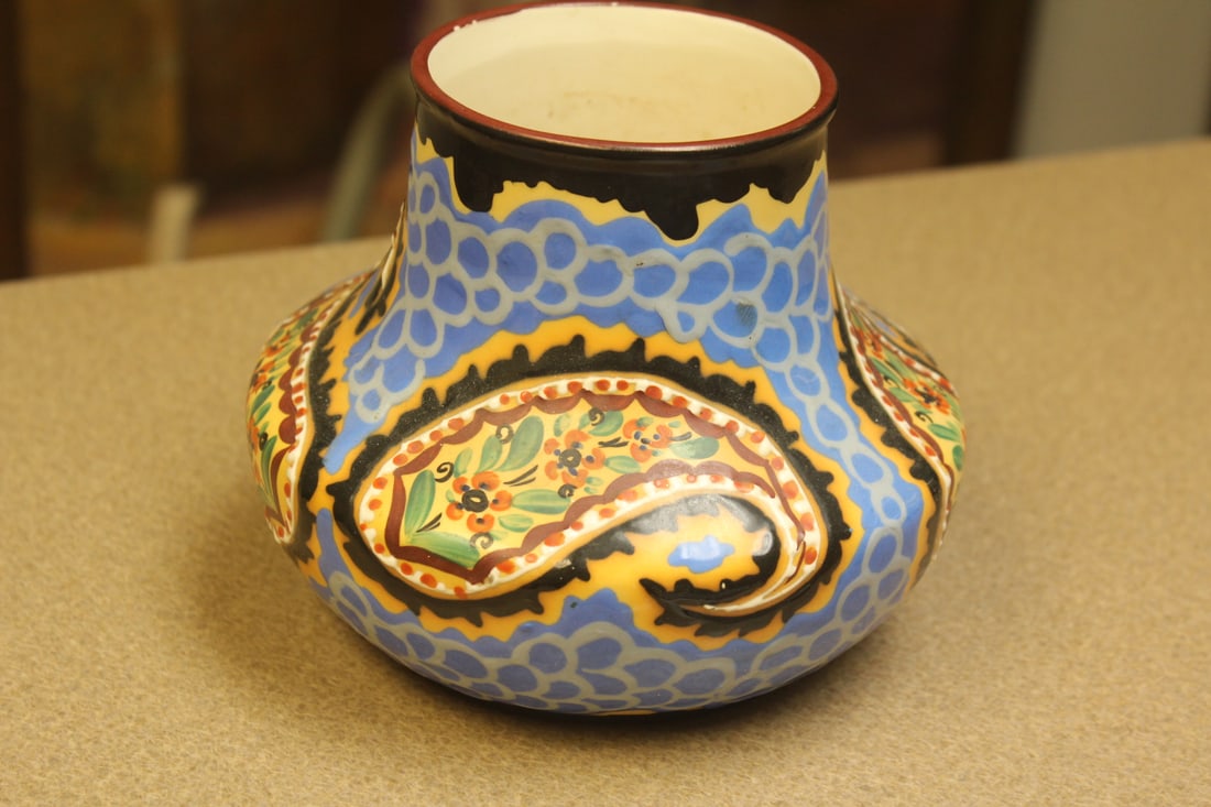 Czechoslovakia Ditmar Urbach Pot: hand painted - 5 1/2" tall
