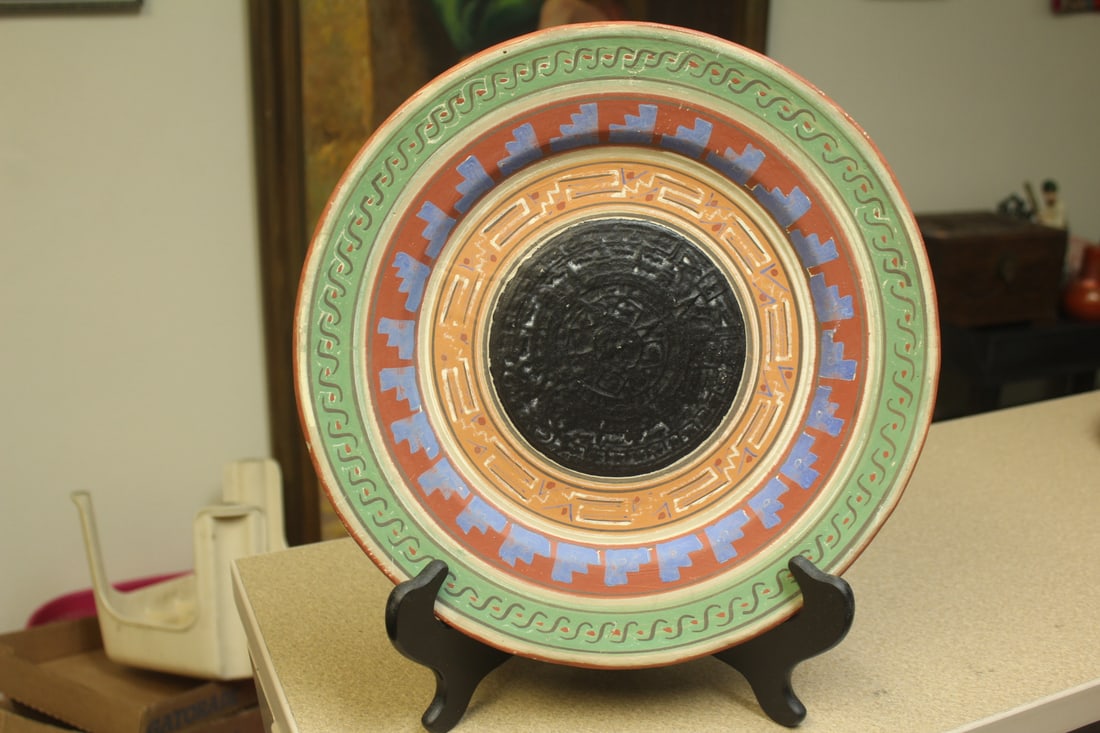 Decorative Mexican Pottery Wall Hanger: 12 7/8" in diameter