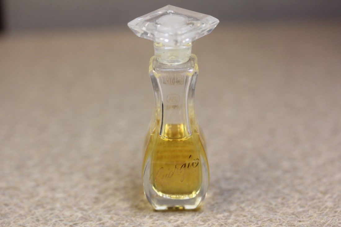 Giorgio mini perfume: about 5ml