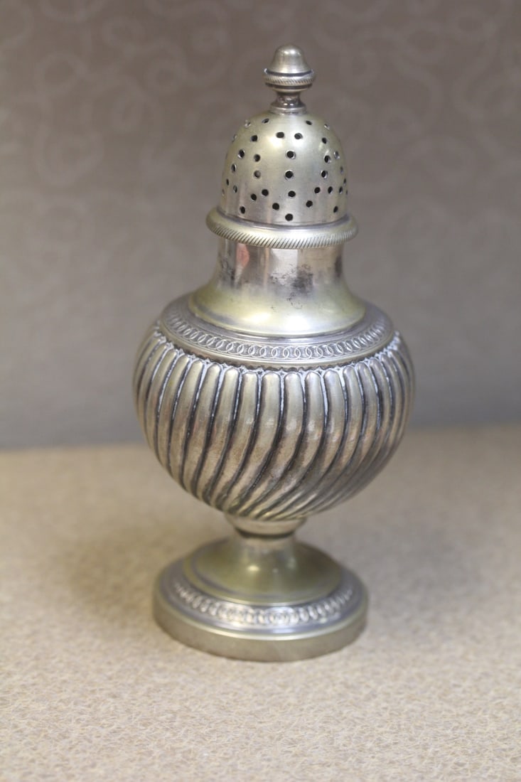 800 silver shaker: 6" tall
