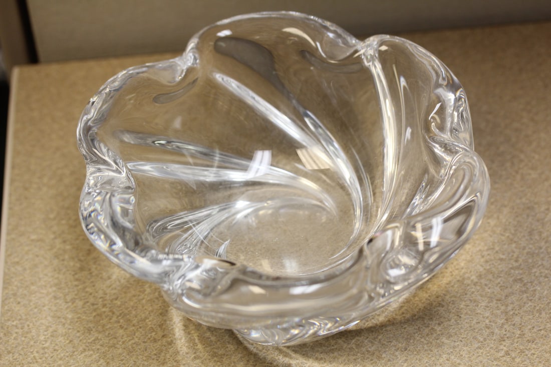 Orrefors (signed) heavy crystal bowl: 7 5/8" in diameter