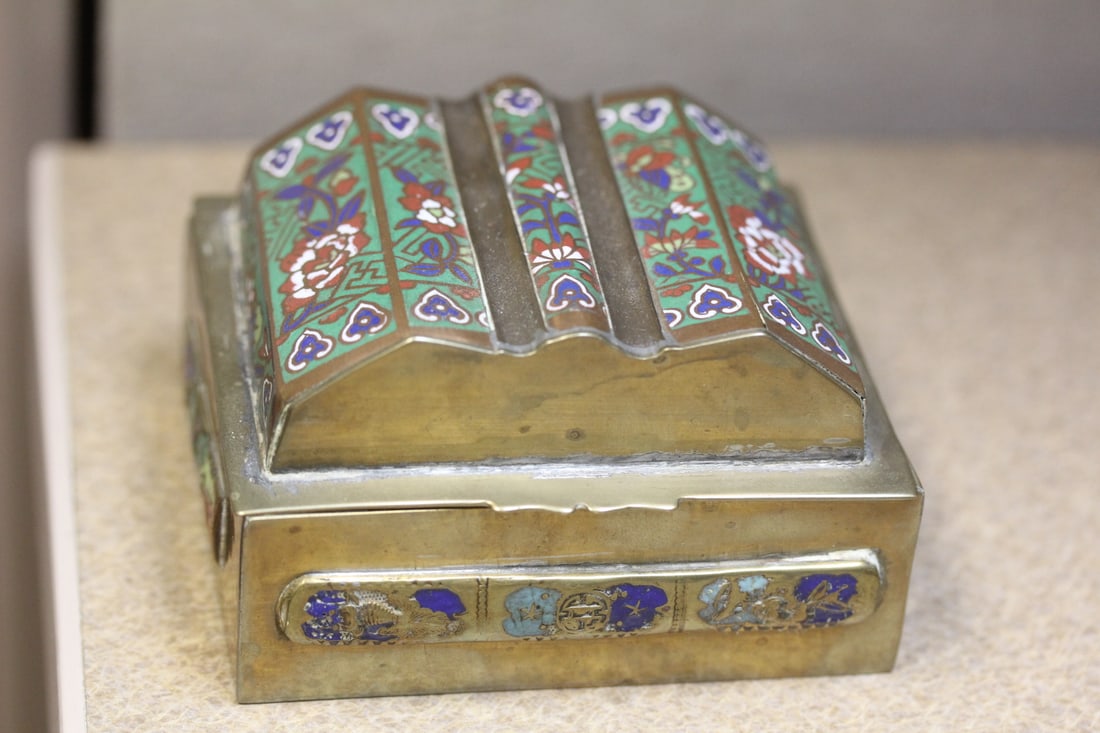 Vintage Chinese Enamel Brass Box: marked "China" - 3 1/2" across
