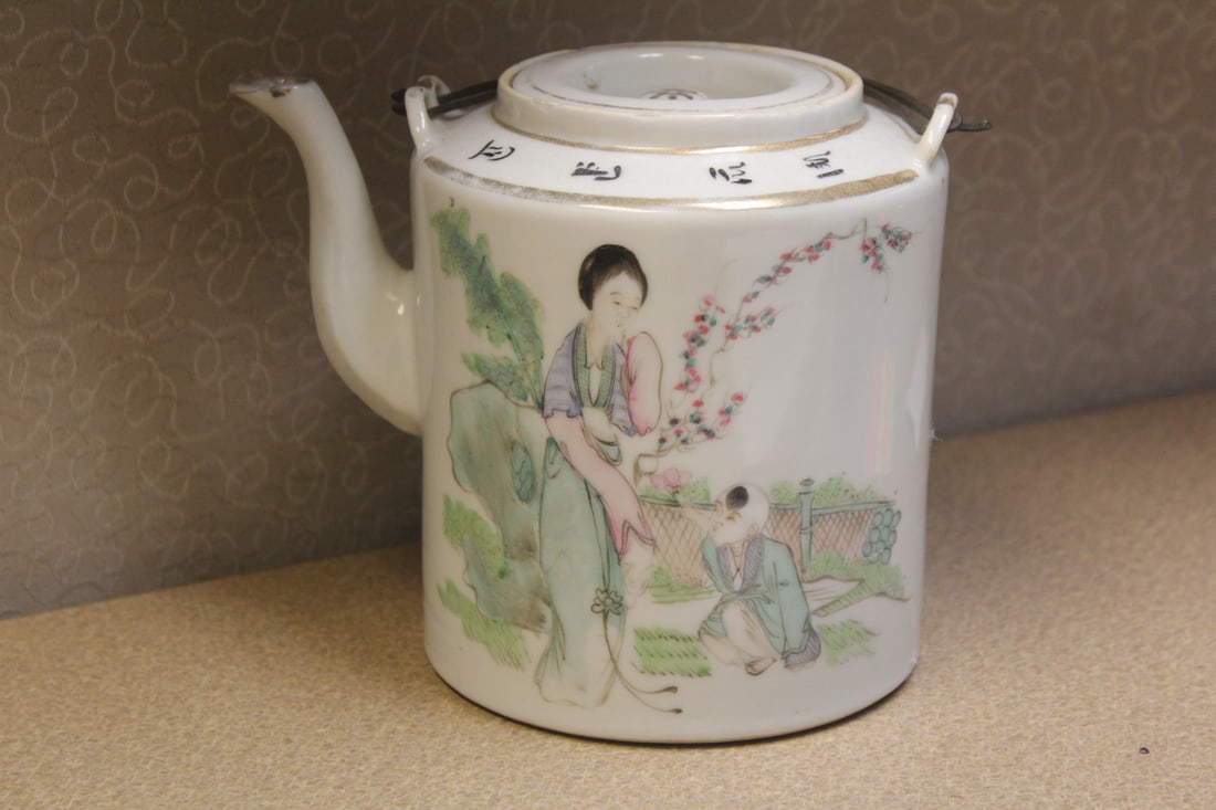 Antique Chinese Porcelain Teapot: early 1900's - 7 inches across by 5 3/4" tall